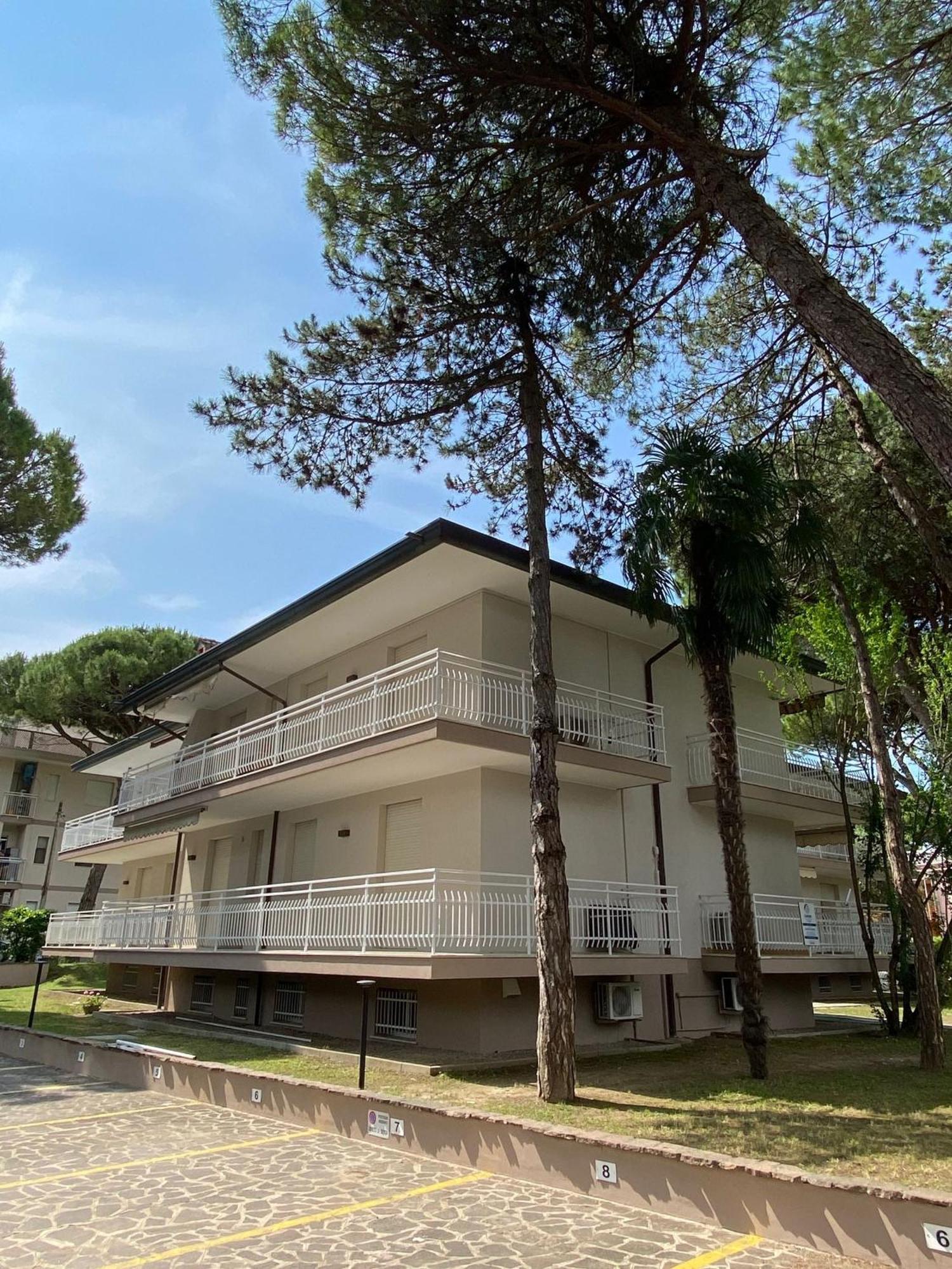 Appartamenti Fungo Lignano Sabbiadoro Buitenkant foto